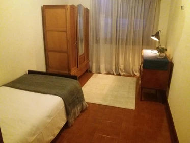 Quarto para alugar num apartamento partilhado em Aveiro
