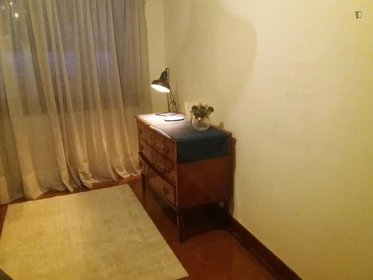 Quarto para alugar num apartamento partilhado em Aveiro