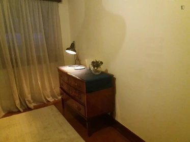 Chambre individuelle lumineuse à Aveiro
