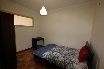Bright private room in Braga
