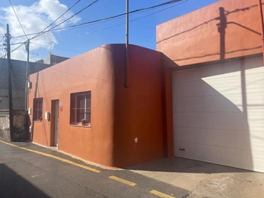 Jasny pokój prywatny w Santa Cruz De Teneryfa