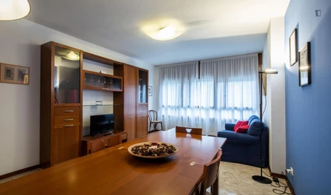 Alojamiento con 3 habitaciones en Udine