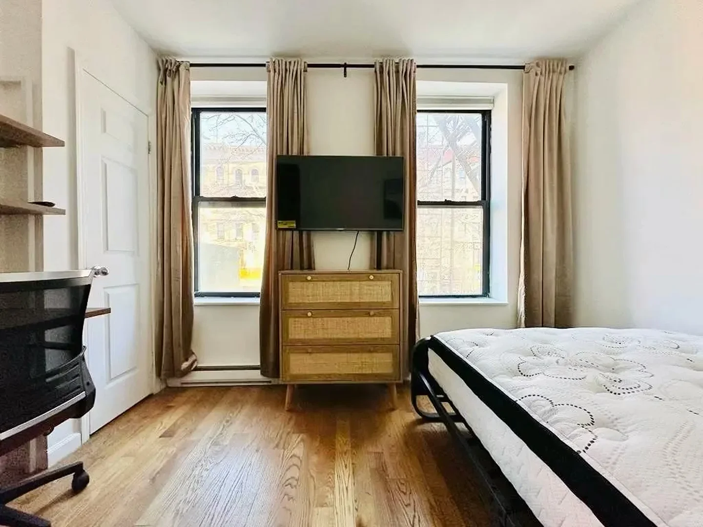 Room for rent in student apartment in , fully furnished