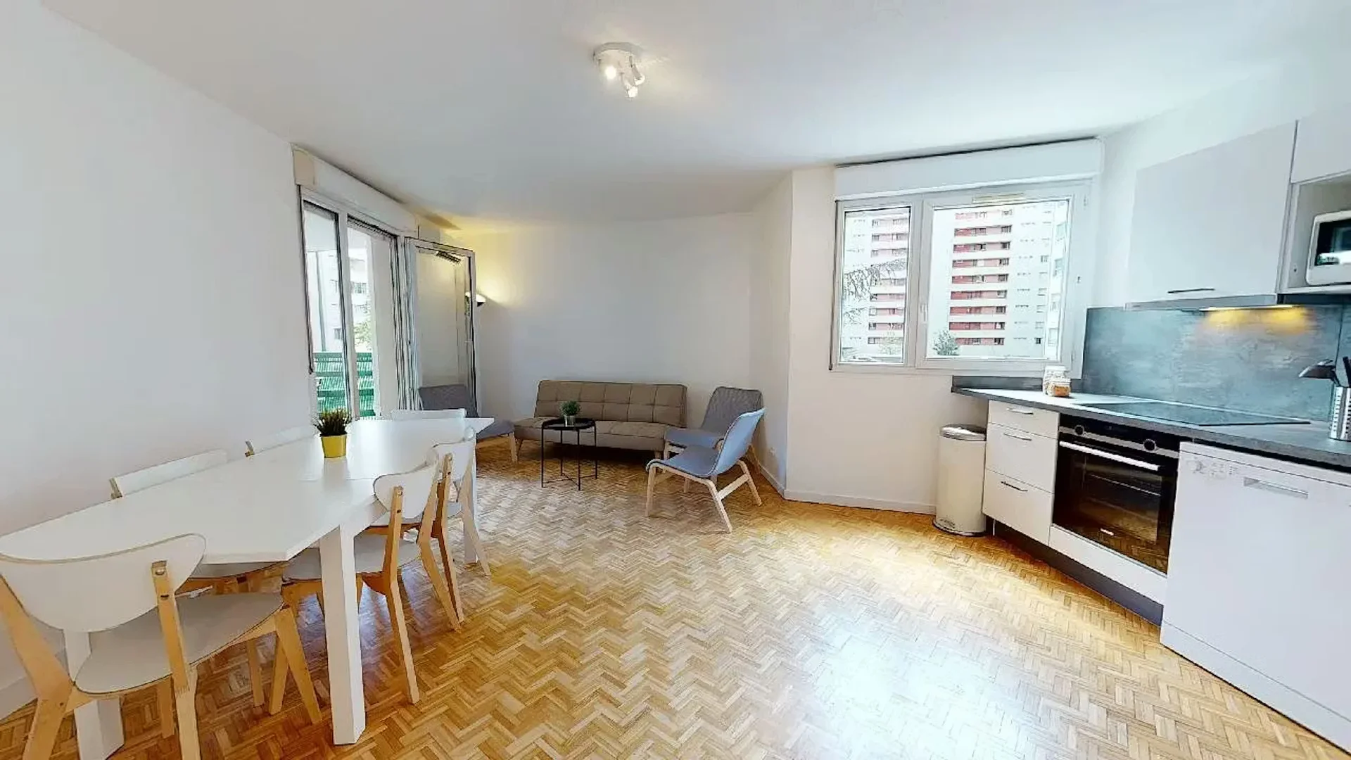 Economical student room with convenient location in 