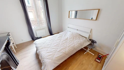 Room for rent in a shared flat in Le-havre