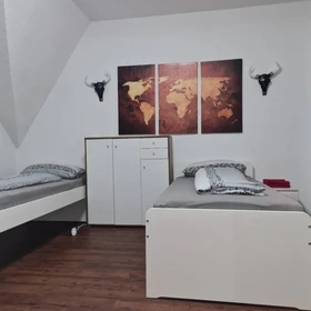 Pokój do wynajęcia z podwójnym łóżkiem w Bochum
