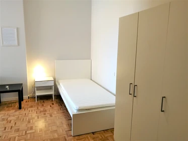 Helles Privatzimmer in Parma