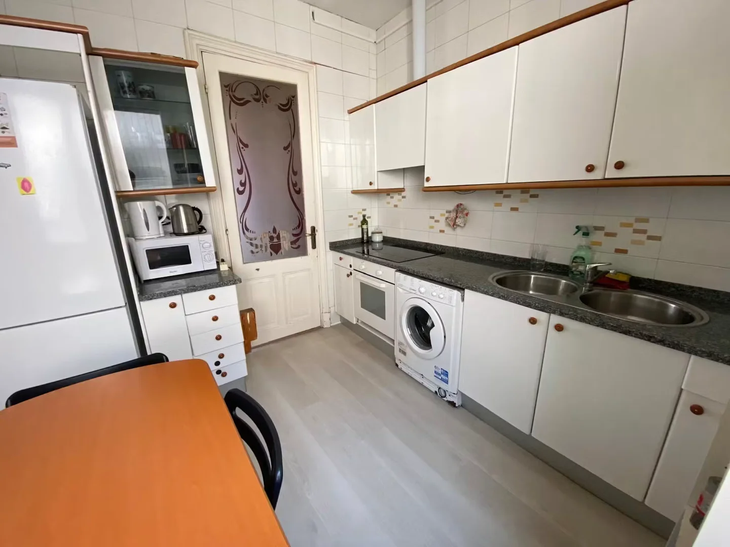 Habitación estudiantil económica con ubicación conveniente en 