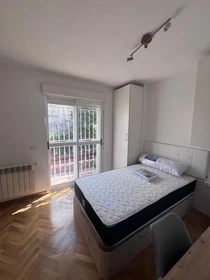 Quarto para alugar com cama de casal em Madrid