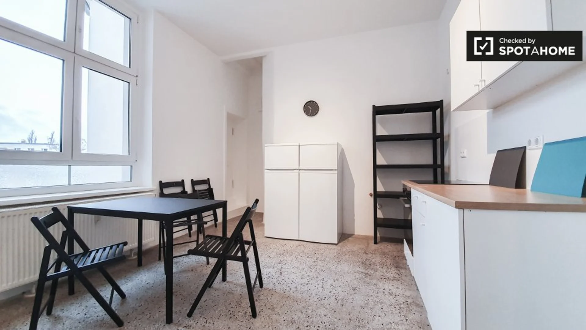 Quarto de estudante económico perto do campus em