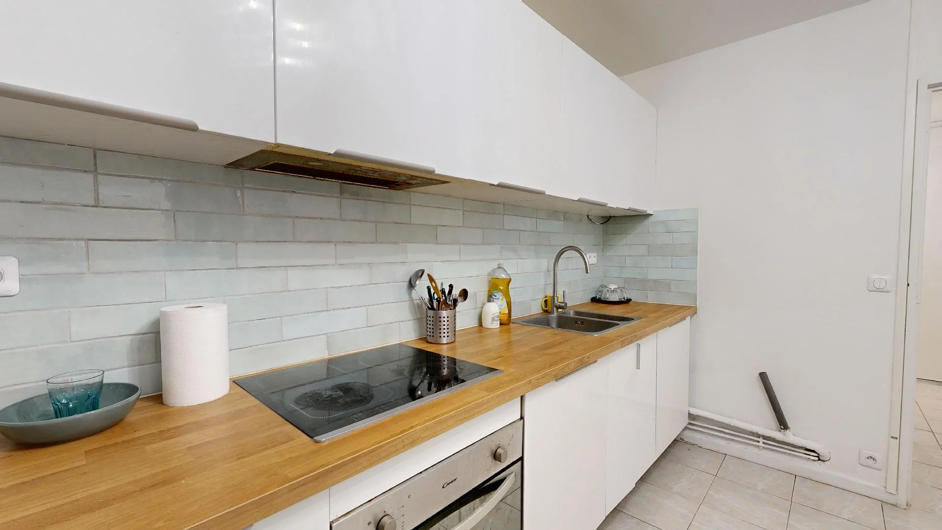 'de öğrenci dairesinde, tamamen mobilyalı kiralık oda