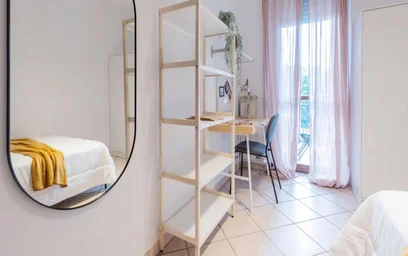Chambre à louer dans un appartement en colocation à {area}