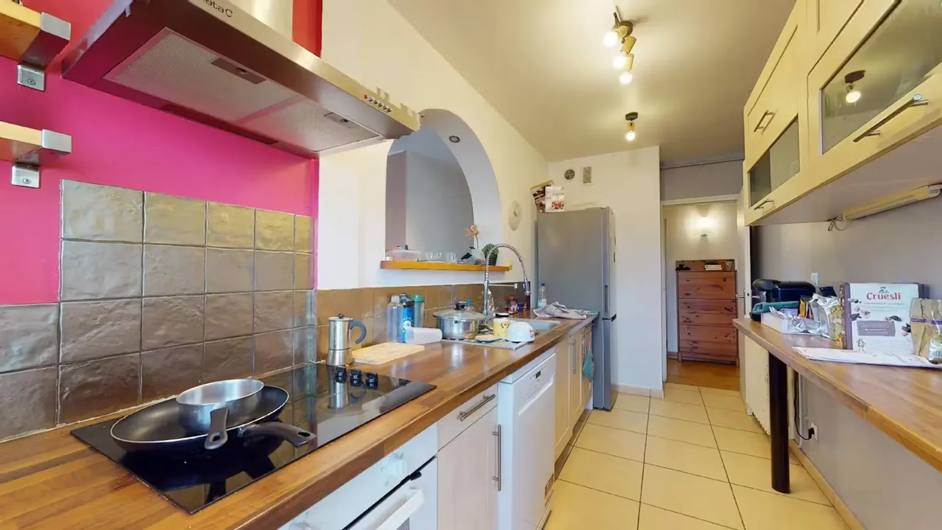 Chambre d'étudiant confortable et spacieuse dans 