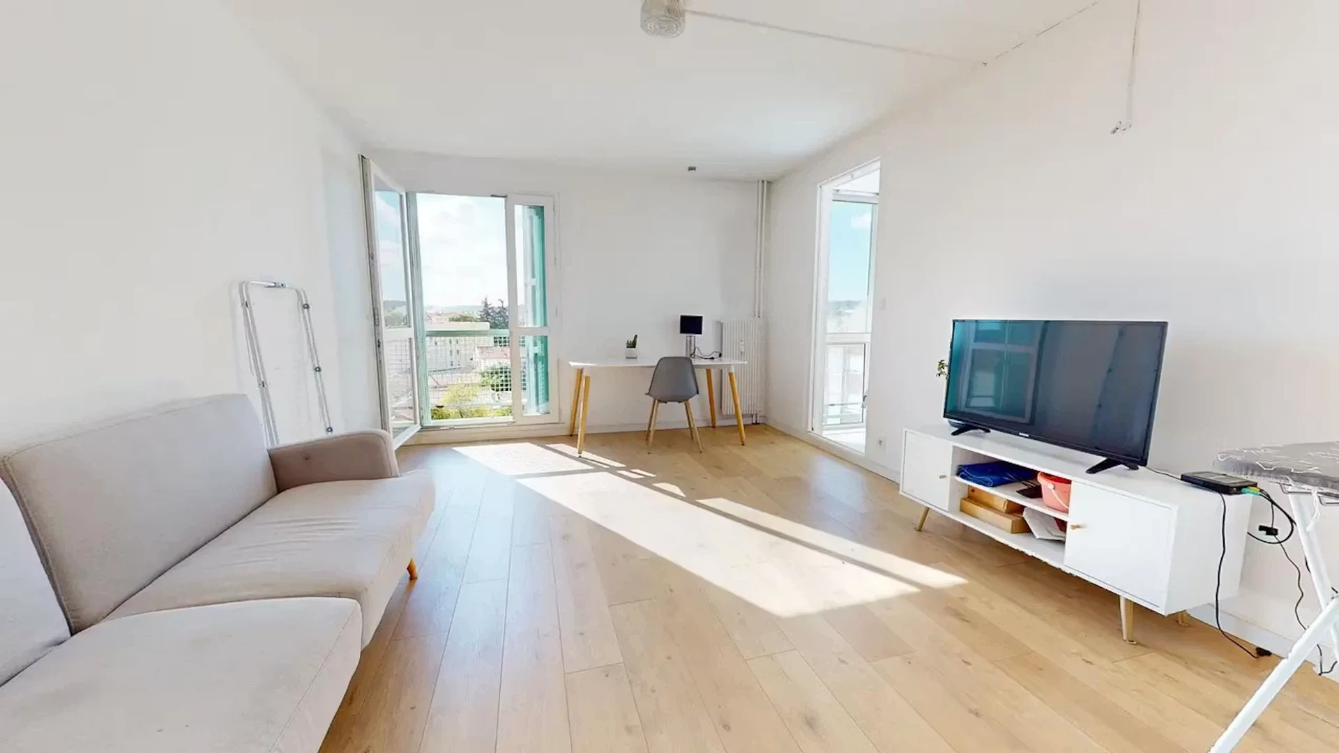 Habitación asequible para estudiantes con buena iluminación en 