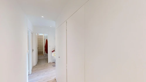 Privatzimmer in der 14 Avenue Malherbe, bild 23 von 30