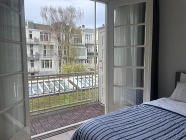 Alojamiento con 3 habitaciones en Amsterdam