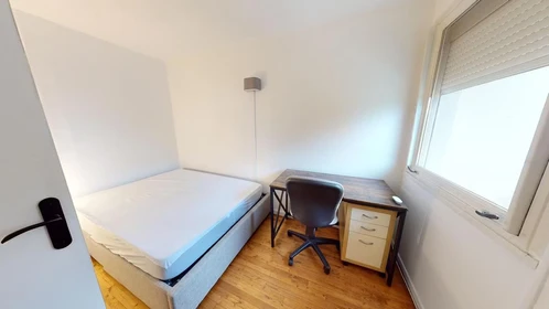 Poitiers de çift kişilik yataklı kiralık oda