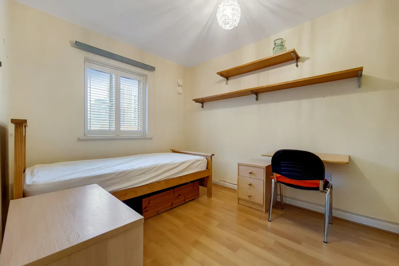 Picture of Private room at 14 Bankside Avenue, London, Greater London, SE13 7BD