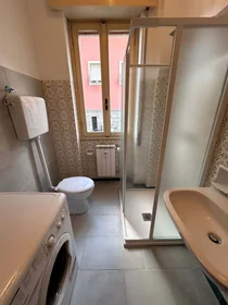Habitación privada en Via Guglielmo Franzinetti, 25126 Brescia BS, Italy, imagen 15 de 18