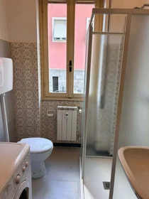 Habitación privada en Via Guglielmo Franzinetti, 25126 Brescia BS, Italy, imagen 15 de 17