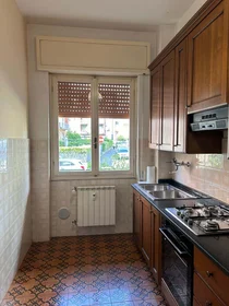 Habitación privada en Via Guglielmo Franzinetti, 25126 Brescia BS, Italy, imagen 16 de 17
