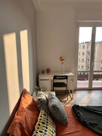 Cheap private room in Brescia