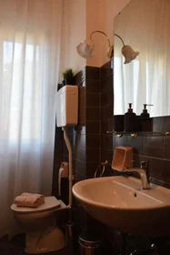 Privatzimmer in der Via Rocca D'Anfo, 7, 25128 Brescia BS, Italy, bild 16 von 18