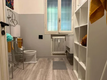 Habitación privada en Viale Alfredo Oriani, 31, 40137 Bologna BO, Italy, imagen 11 de 11