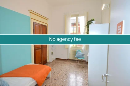 Quarto privado em Corso Canalgrande, 16, 41121 Modena MO, Italy, imagem 1 de 23