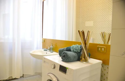 Privatzimmer in der Piazzale Risorgimento, 12, 41121 Modena MO, Italy, bild 17 von 22