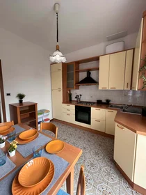 Chambre privée à Via Marsala, 39g, 37128 Verona VR, Italy, image 5 de 11