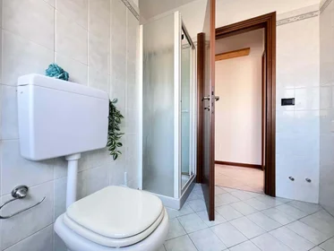 Chambre privée à Via Giovanni Segantini, 59, 40133 Bologna BO, Italy, image 17 de 21