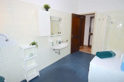 Prywatny pokój Via Pietro Giardini, 20, 41124 Modena MO, Italy, obraz 13 17