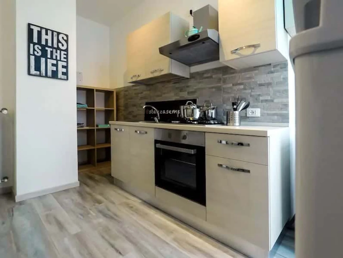 Habitación asequible para estudiantes con buena iluminación en 