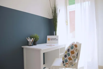 Habitación privada en Via Ermete Zacconi, 12, 40127 Bologna BO, Italy, imagen 14 de 24