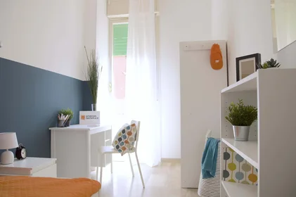 Habitación privada en Via Ermete Zacconi, 12, 40127 Bologna BO, Italy, imagen 16 de 24