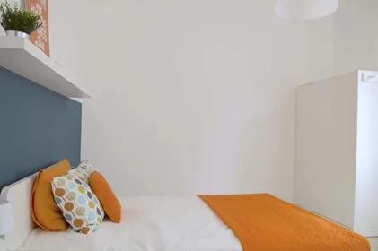 Habitación privada en Via Ermete Zacconi, 12, 40127 Bologna BO, Italy, imagen 17 de 24