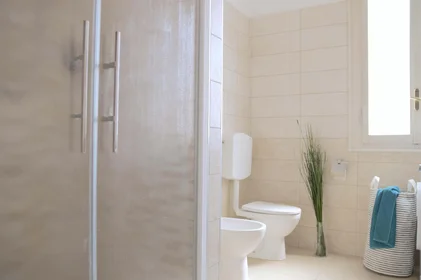 Habitación privada en Via Ermete Zacconi, 12, 40127 Bologna BO, Italy, imagen 9 de 24
