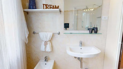 Habitación privada en Viale Europa, 2, 25123 Brescia BS, Italy, imagen 18 de 23