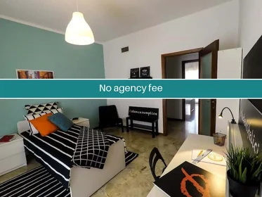 Habitación privada en Via I. Vivanti, 33, 25133 Brescia BS, Italy, imagen 1 de 10