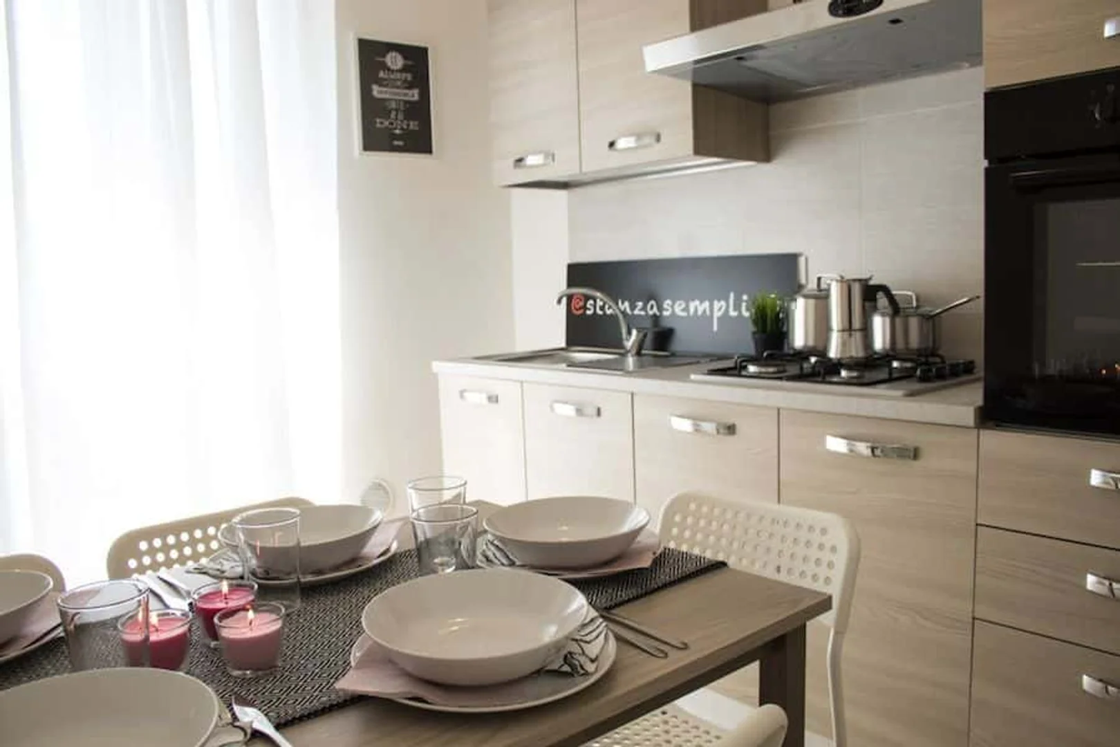 Habitación estudiantil económica cerca del campus en