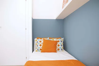 Habitación privada en Via Ermete Zacconi, 12, 40127 Bologna BO, Italy, imagen 15 de 24