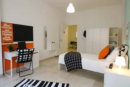 Chambre privée à Via Giacomo Ciamician, 4, 40127 Bologna BO, Italy, image 2 de 38