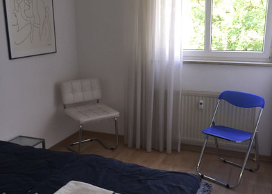 Komplette Wohnung voll möbliert in München