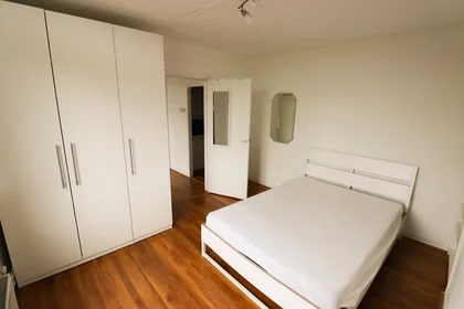 Entire apartment at Admiraal de Ruijterweg, Bos en Lommer, image 10 of 10
