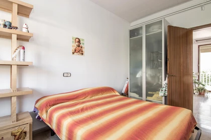 Sabadell de çift kişilik yataklı kiralık oda
