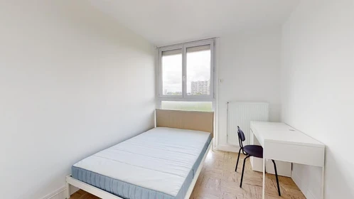 Cheap private room in Toulouse