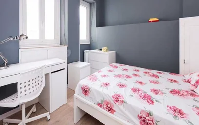 {area} içinde aydınlık özel oda