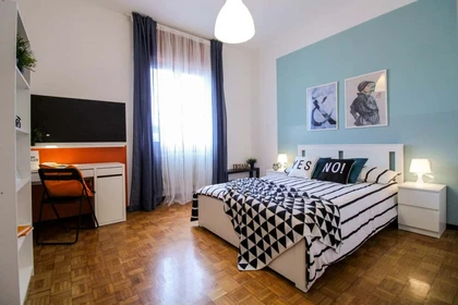 Bright private room in Brescia