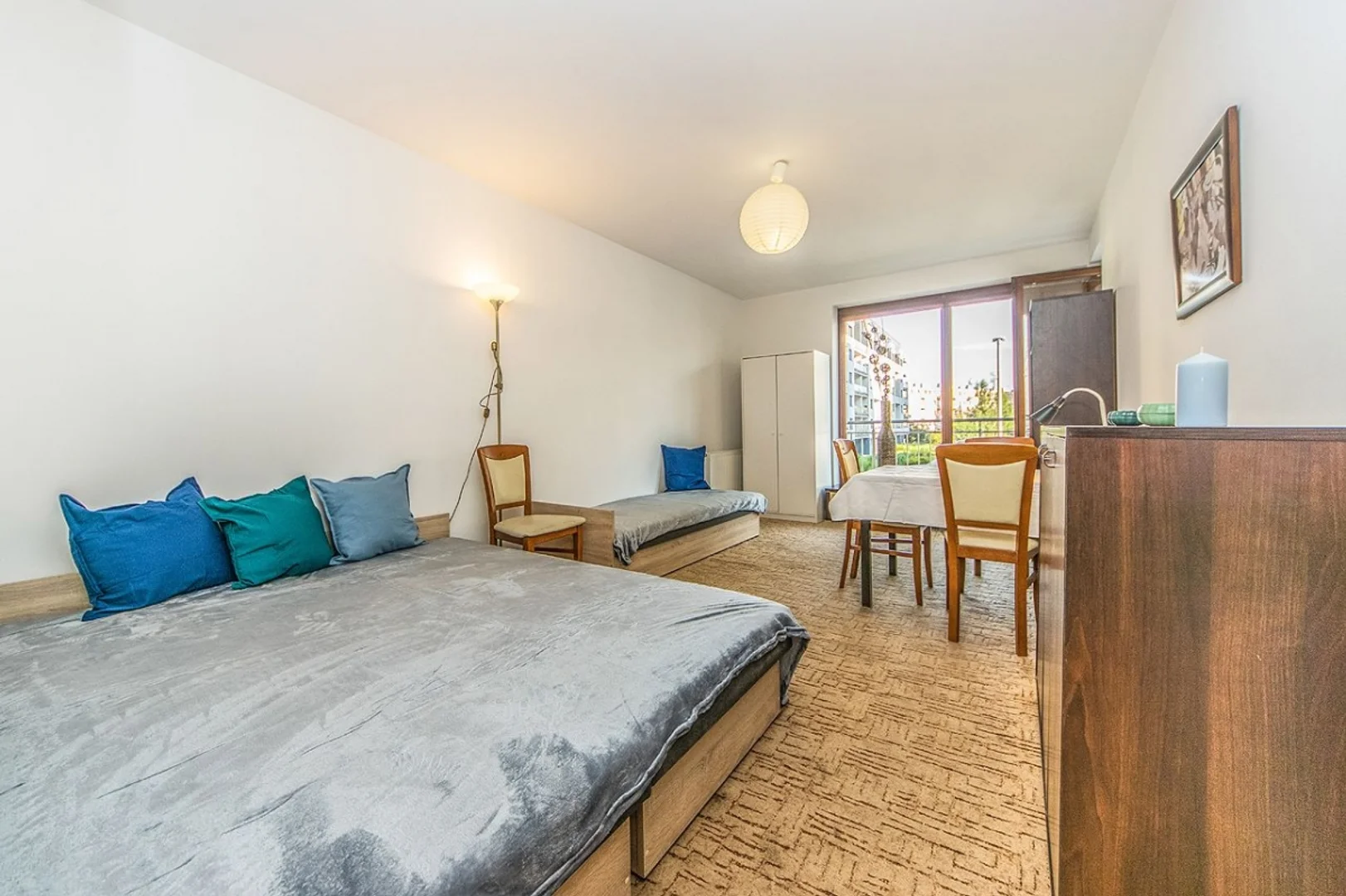 Habitación para estudiantes en  con área de estudio y facilidades compartidas